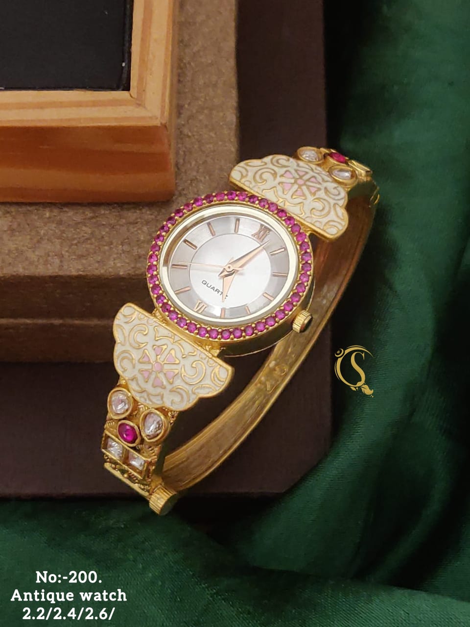 Gold Finish Kundan Polki Bracelet Design by Joules By Radhika at Pernia's  Pop Up Shop 2023