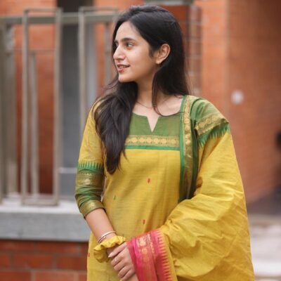 Varanika suit set