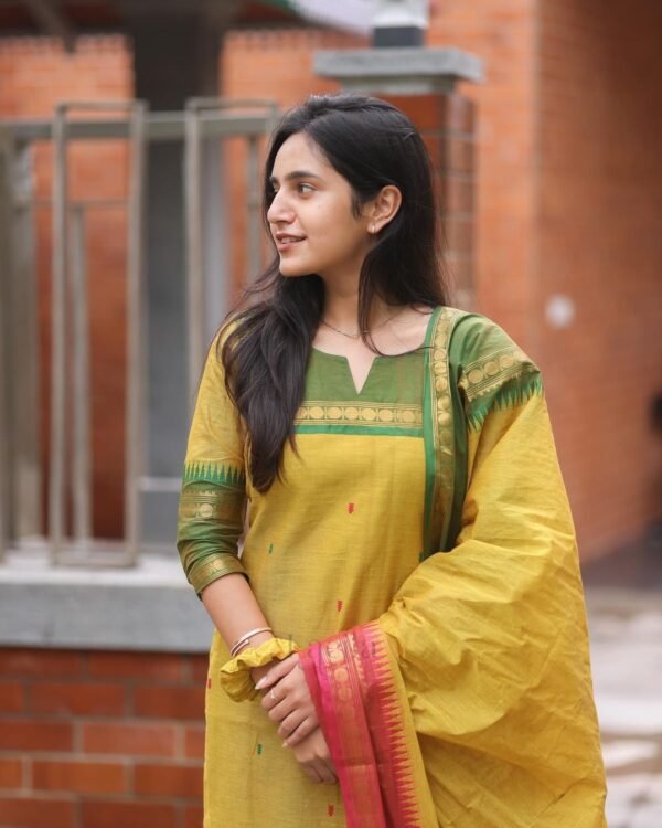 Varanika suit set