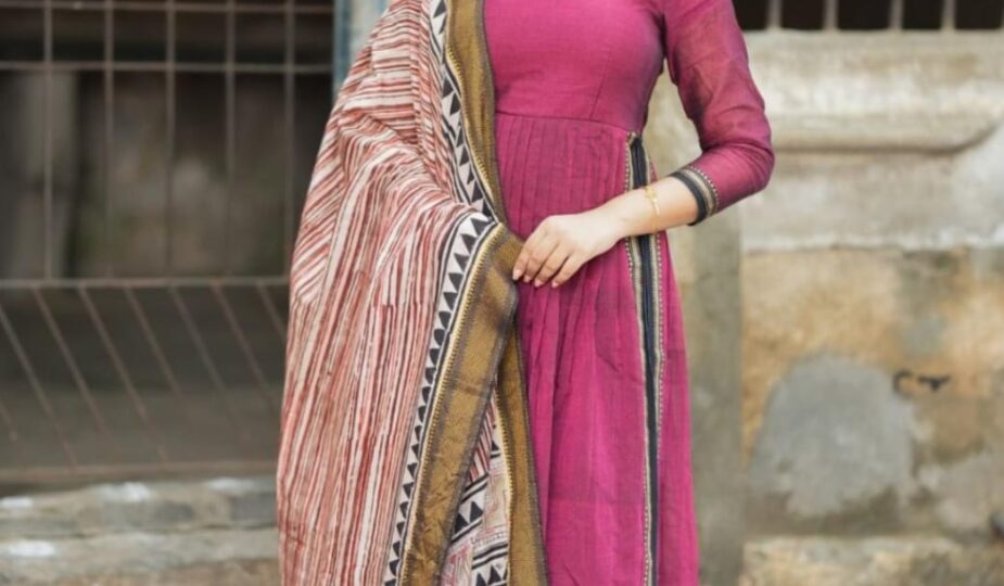 Shop Kurti Sets | Eflina