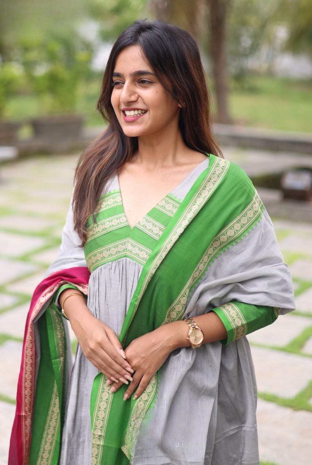 Special Handloom Grey Suite Set 4 Special Handloom Grey Suite Set - Image 4