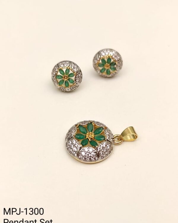 Exclusive Pendent Set