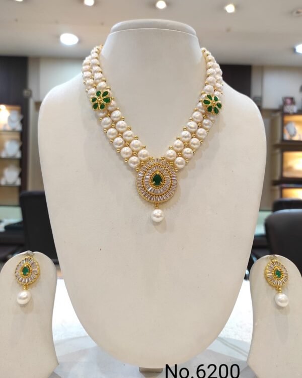 Beautiful Pearl necklace