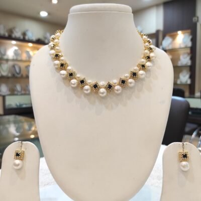 New Pearl necklace