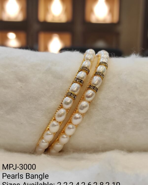 Beautiful Pearl Bangle