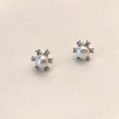Pearl Earring