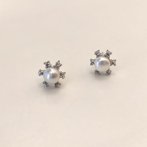 Pearl Earring