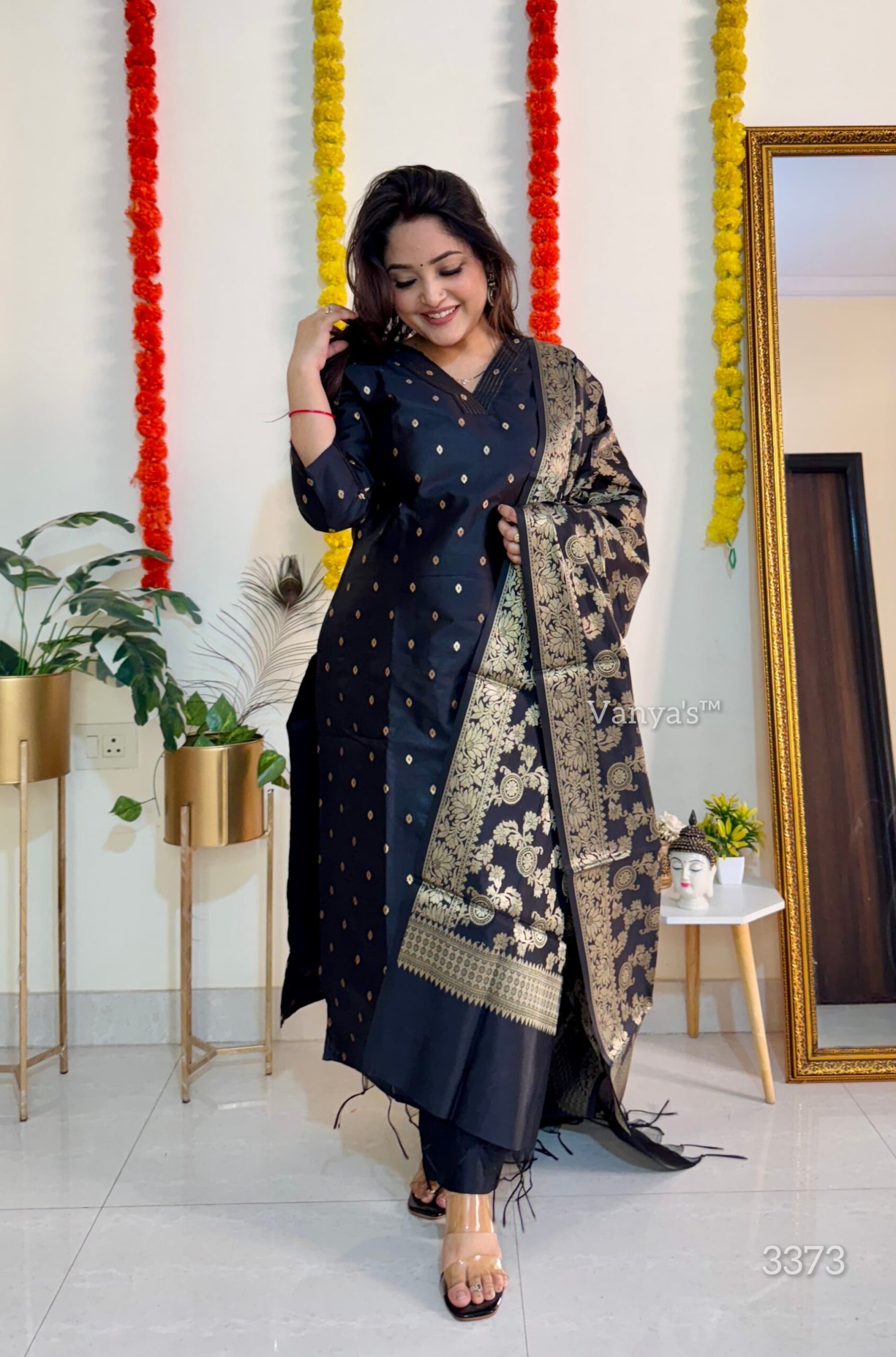 Kurta dola silk banarasi 12 Kurta dola silk banarasi - Image 12