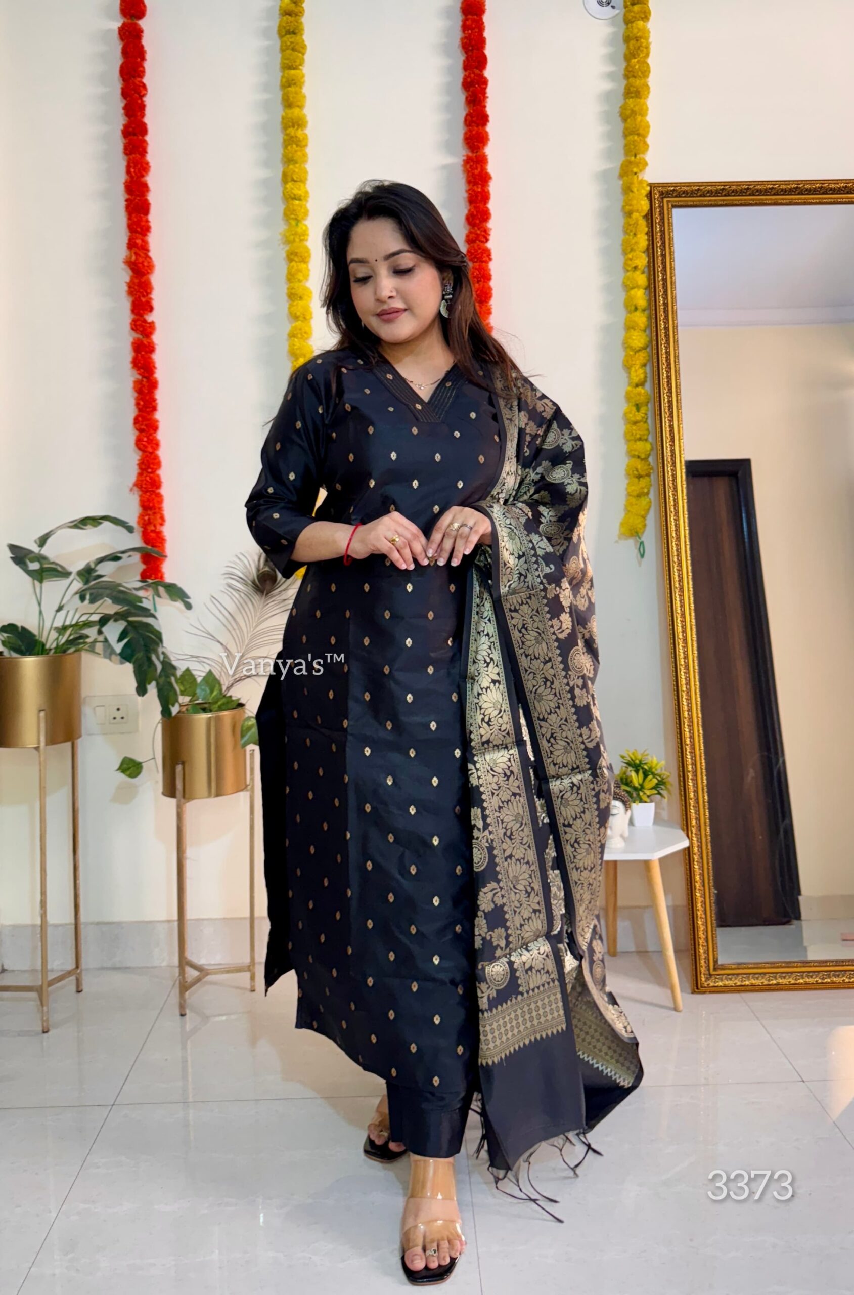 Kurta dola silk banarasi 11 Kurta dola silk banarasi - Image 11