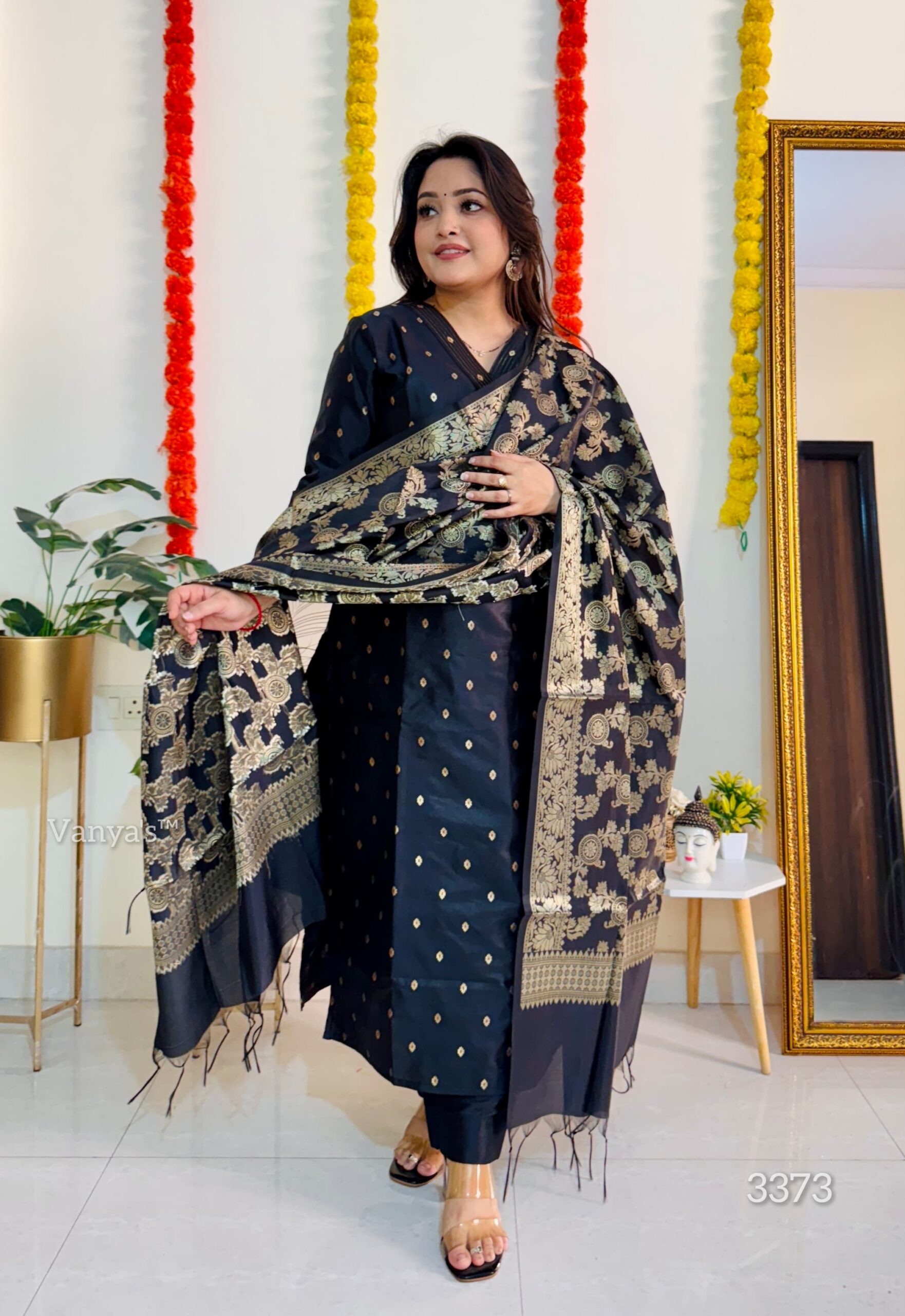 Kurta dola silk banarasi 9 Kurta dola silk banarasi - Image 9