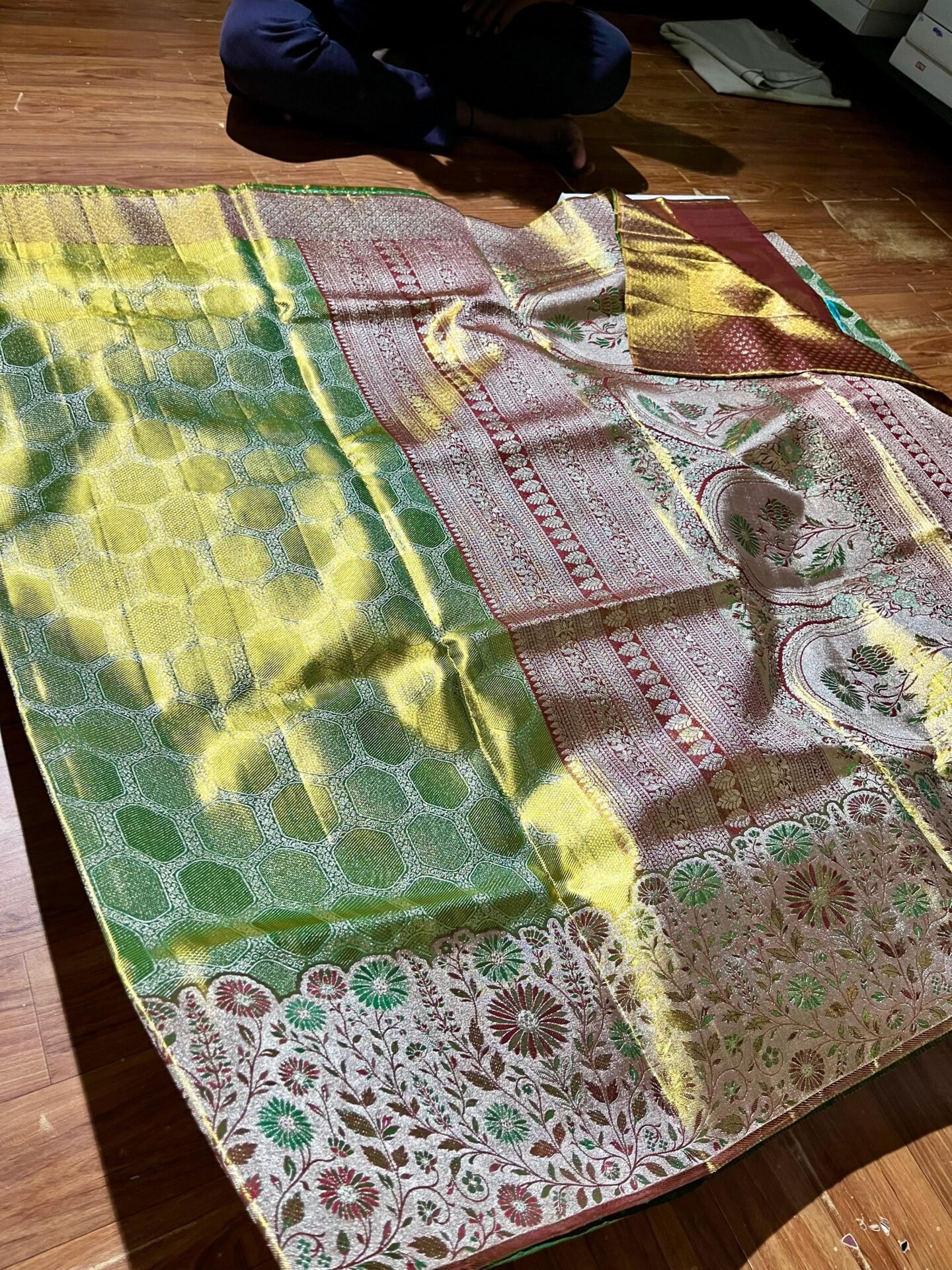 Pure kanchipattu tissue Meenakari
