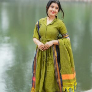 Syahi Handloom Suit Set in Olive Green