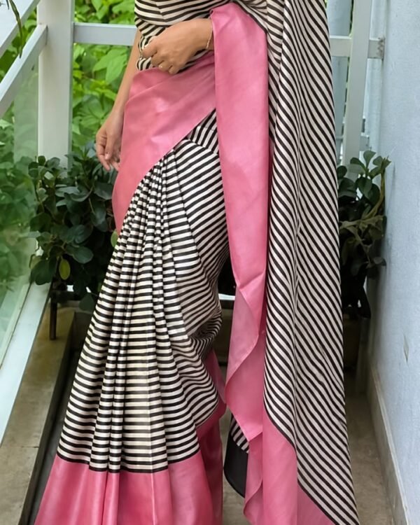 Hand printed on pure handloom tussar with unstitched blouse