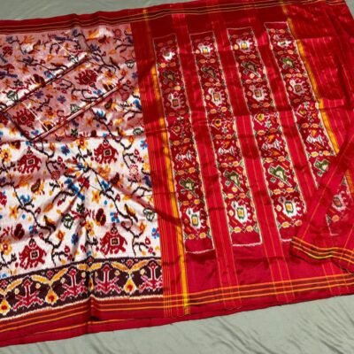 Popular Ikkat pattu sarees