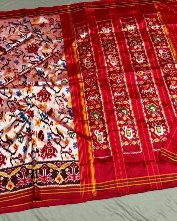 Popular Ikkat pattu sarees