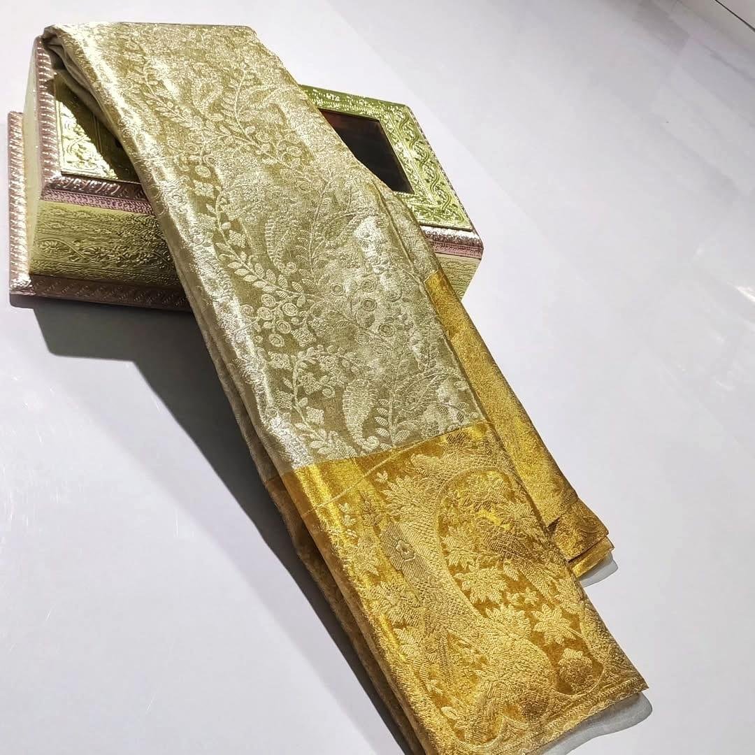 Bridal wear pure kanchipattu tissue edge to edge gold boarder with silver brocade designs