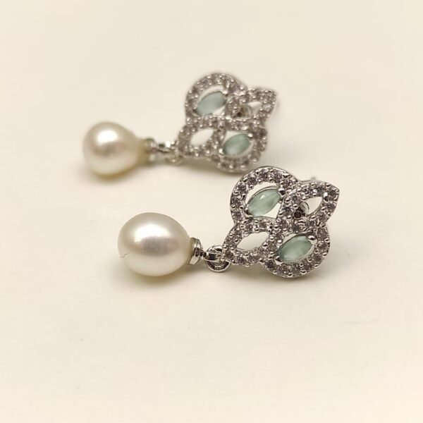 Beautiful Pearl Earings