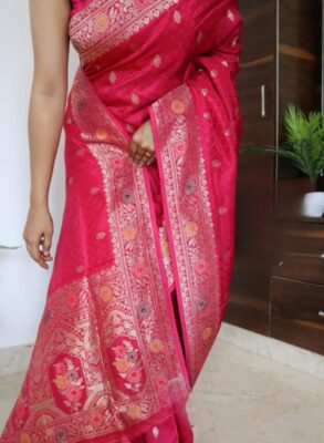 Pure munga silk saree with a beautiful floral
