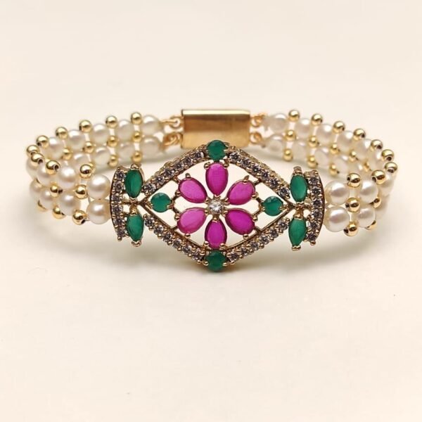Simple Pearls Bracelet