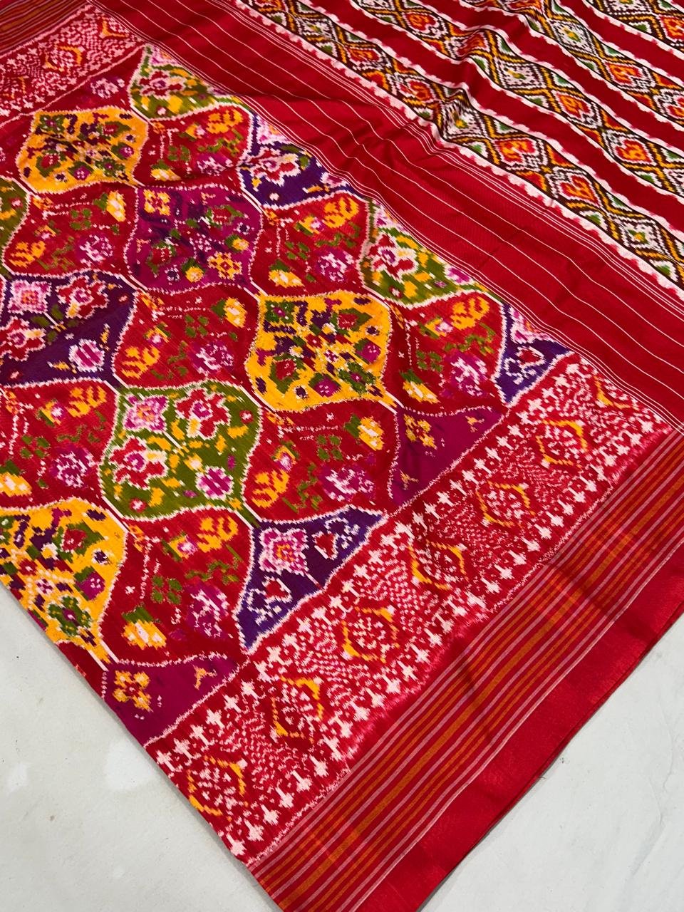 Best Pochampally ikkat silk sarees 5 Best Pochampally ikkat silk sarees - Image 5