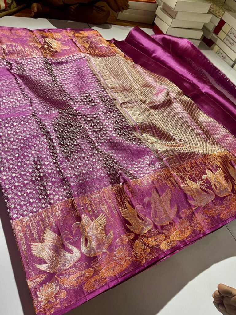 Pure kanchipattu tissue Meenakari1