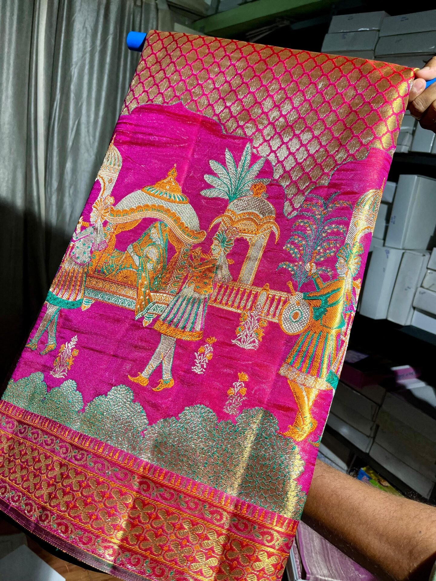 Premium quality pure kanchipattu resham double pallaki boarder with checks Meena work designs