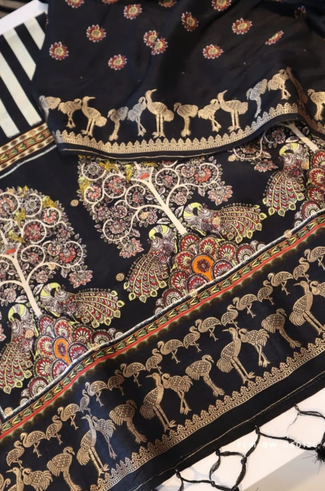 Black-and-White striped Pure Munga Silk Saree 6 Black-and-White striped Pure Munga Silk Saree