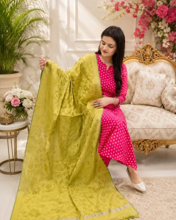 Perfect out for all party occasions & festival Kurti 