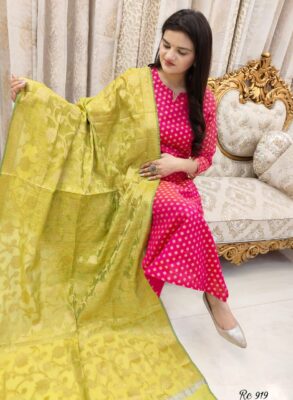 Perfect out for all party occasions & festival Kurti 