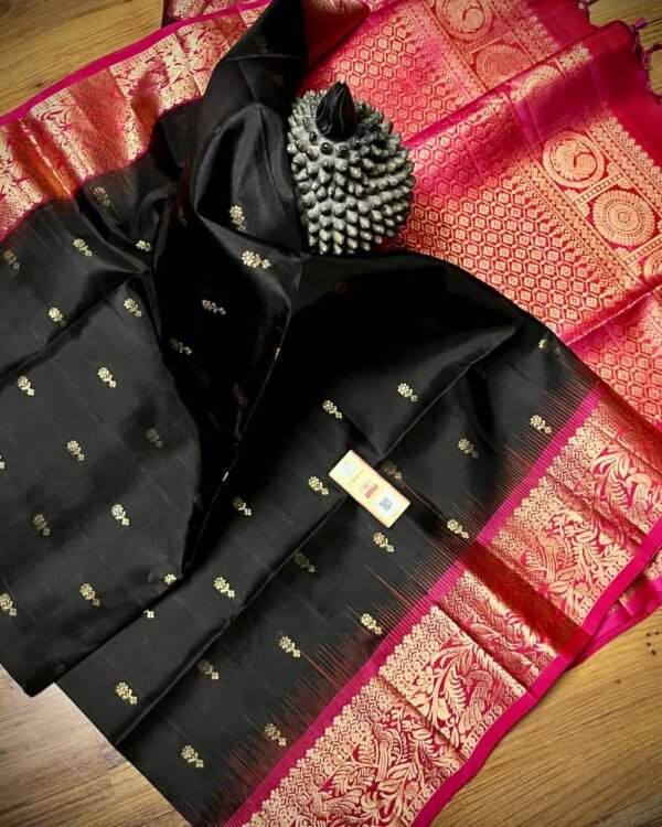 Pure silk Handloom Beautiful Turning work saree