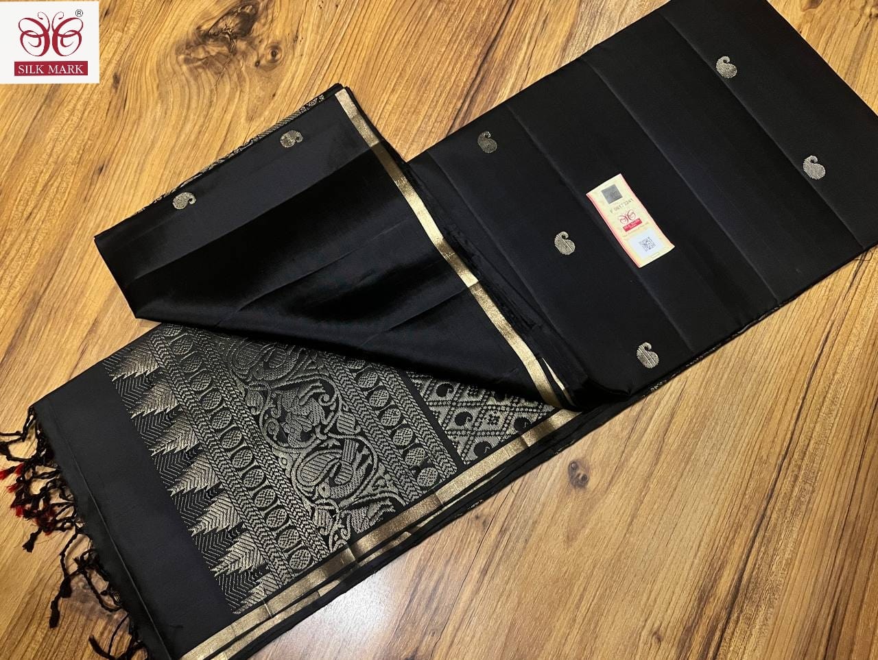 Pure silk Handloom Beautiful Turning work 2 Pure silk Handloom Beautiful Turning work - Image 2