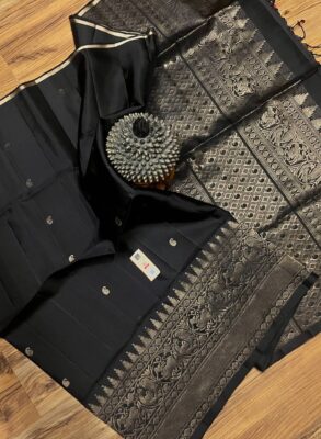 Pure silk Handloom Beautiful Turning work