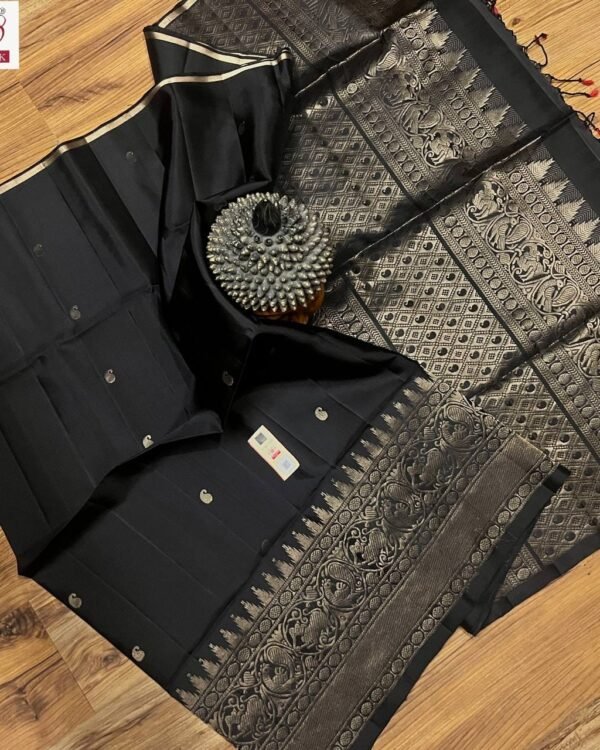 Pure silk Handloom Beautiful Turning work