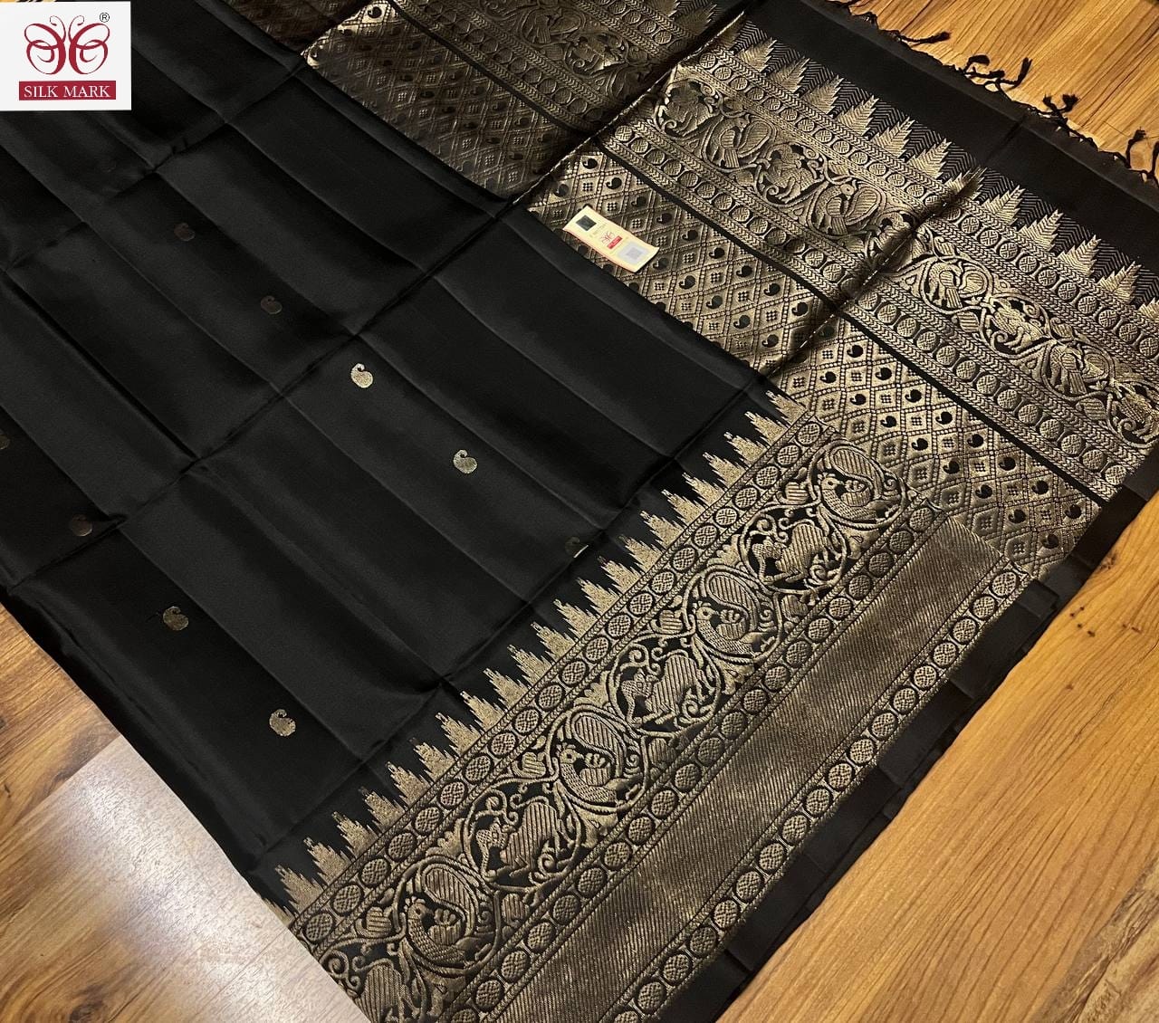 Pure silk Handloom Beautiful Turning work 8 Pure silk Handloom Beautiful Turning work