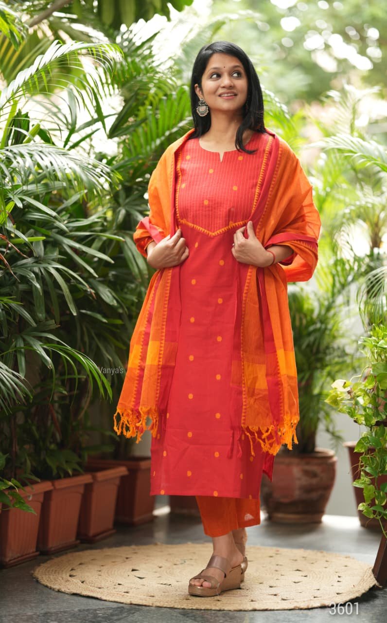 Pure Handloom Pattu Narayani Cotton Kurti Set 3 Pure Handloom Pattu Narayani Cotton Kurti Set - Image 3