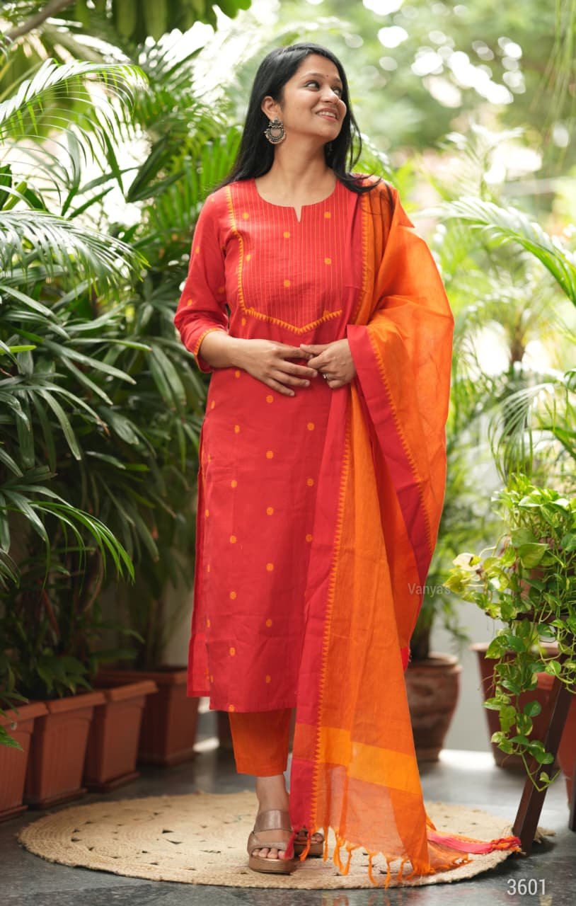 Pure Handloom Pattu Narayani Cotton Kurti Set 4 Pure Handloom Pattu Narayani Cotton Kurti Set - Image 4