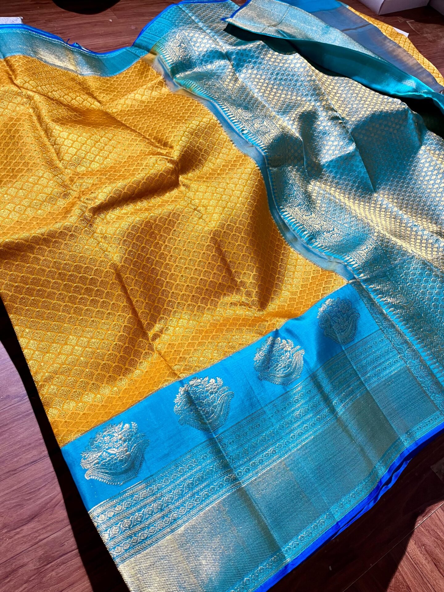 Pure kanchipattu handloom resham checks brocade saree 18 Pure kanchipattu handloom resham checks brocade saree