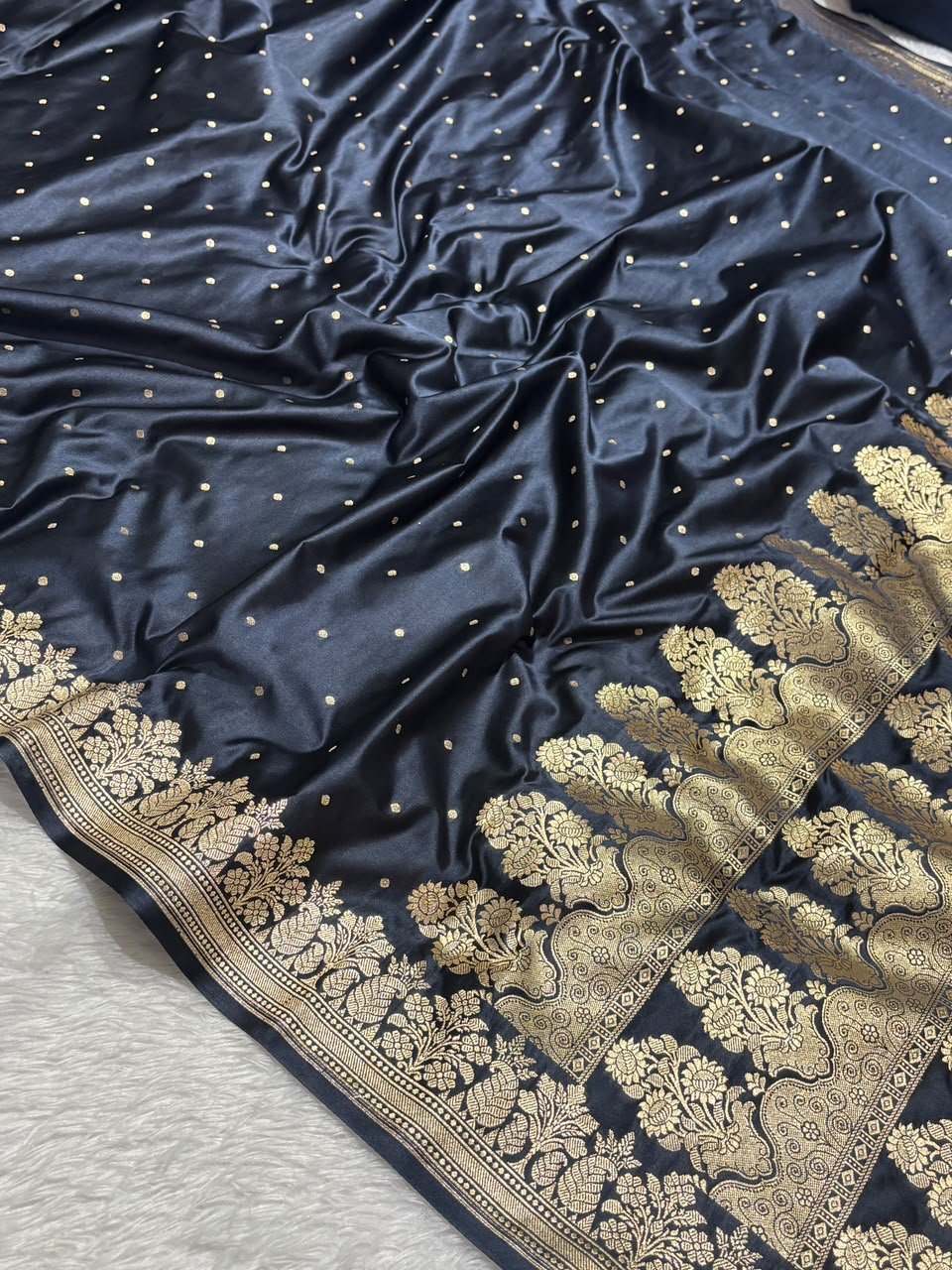Banarasi Mashru Katan Silk Saree with Beautiful Butti Work 13 Banarasi Mashru Katan Silk Saree with Beautiful Butti Work - Image 13