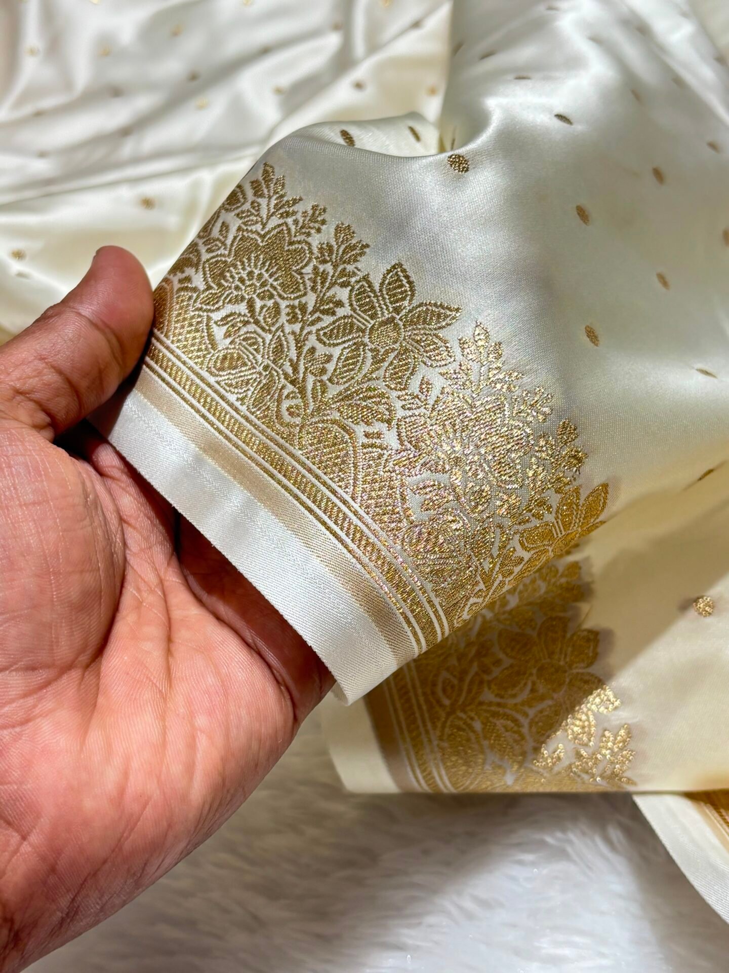 Banarasi Mashru Katan Silk Saree with Beautiful Butti Work 3 Banarasi Mashru Katan Silk Saree with Beautiful Butti Work