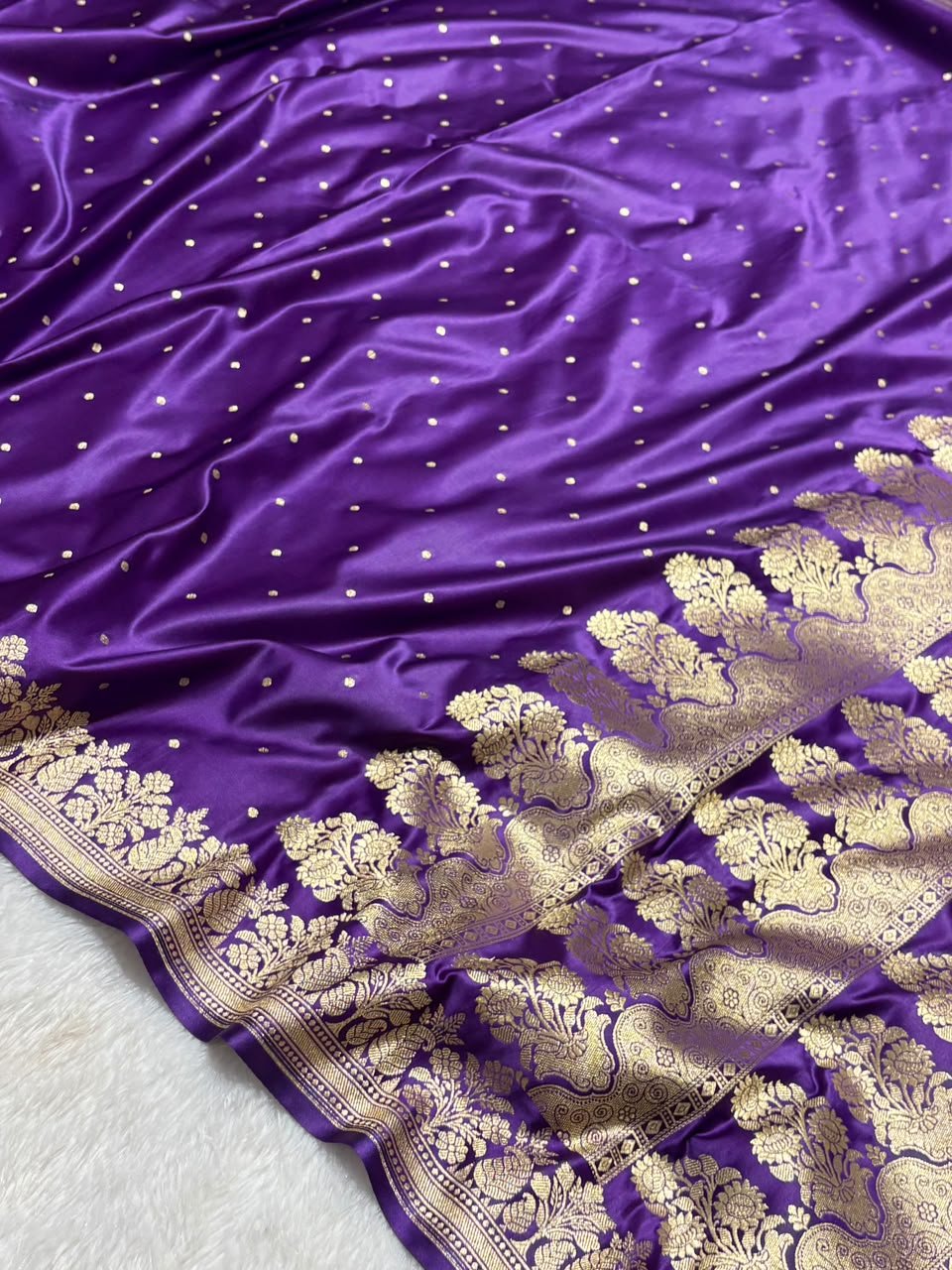 Banarasi Mashru Katan Silk Saree with Beautiful Butti Work 7 Banarasi Mashru Katan Silk Saree with Beautiful Butti Work - Image 7