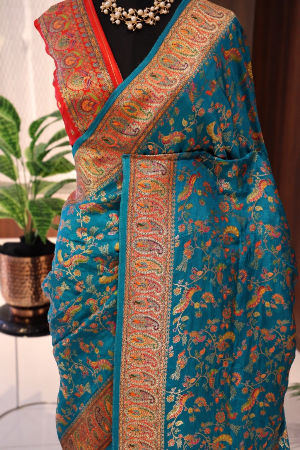 Kani Weaving Pure Munga Silk Saree with Contrast Mango Border 4 Kani weaving pure Munga silk saree in teal blue with contrast mango border – weaving detail