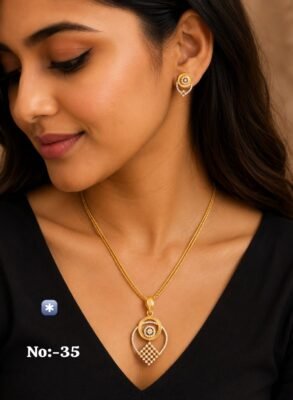 Leaf Drop Antique Pendant Necklace Set in gold tone