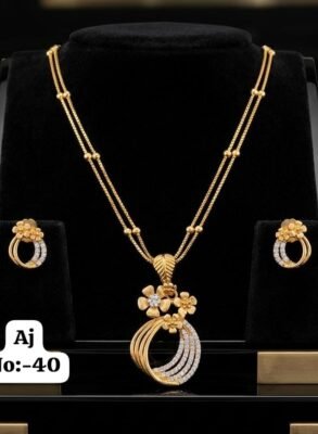 Floral Swirl Antique Pendant Necklace Set in gold tone