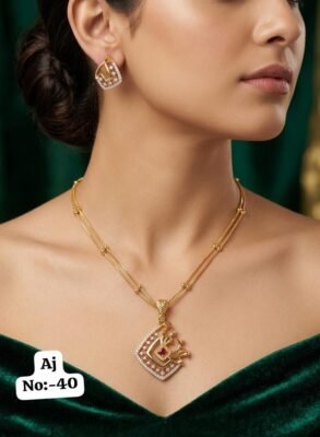 Diamond Shape Antique Pendant Necklace Set in gold tone