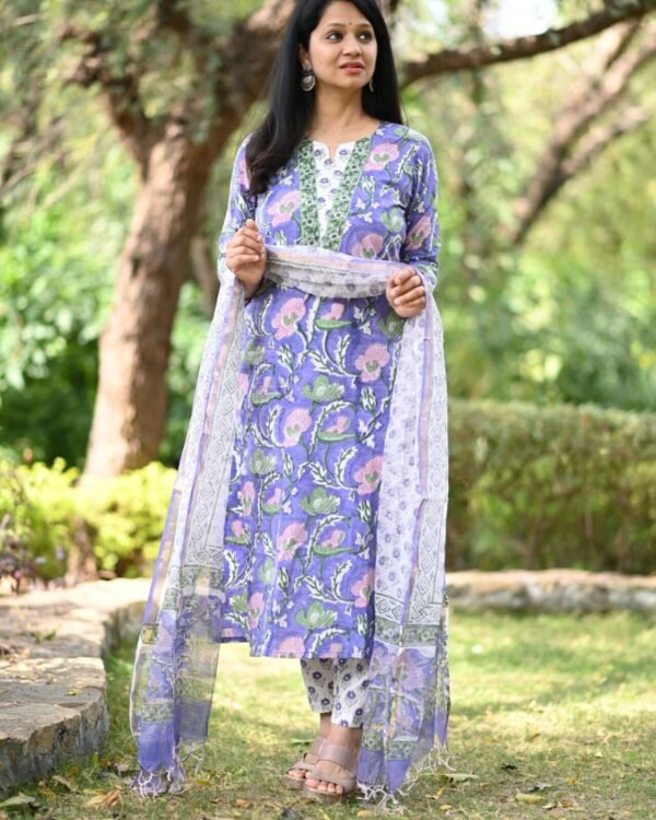 Lavender Jaipuri hand block cotton kurti set with Kota Doria dupatta – view 6
