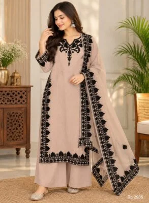 Beige and black Mul Chanderi embroidered kurti set with organza dupatta – view 5
