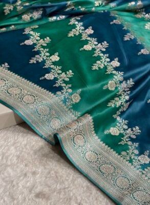 Teal and Navy Blue Banarasi Mashroo Katan Silk Saree 2 Teal and Navy Blue Banarasi Mashroo Katan silk saree with Ada floral pattern