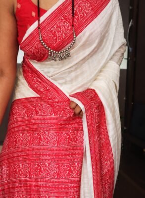 Pure Tussar Silk Kalamkari Block Print Saree 11 Ivory Pure Tussar Silk Kalamkari saree red border front view