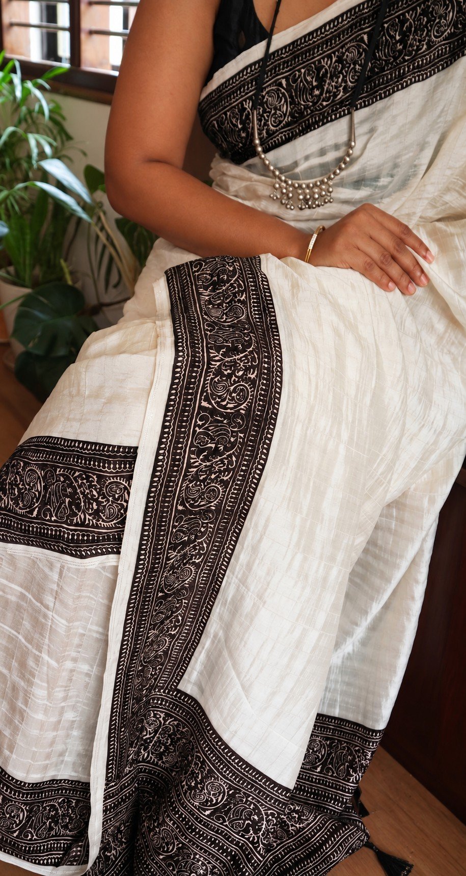 Pure Tussar Silk Kalamkari Block Print Saree 4 Ivory Pure Tussar Silk Kalamkari saree black border seated detail