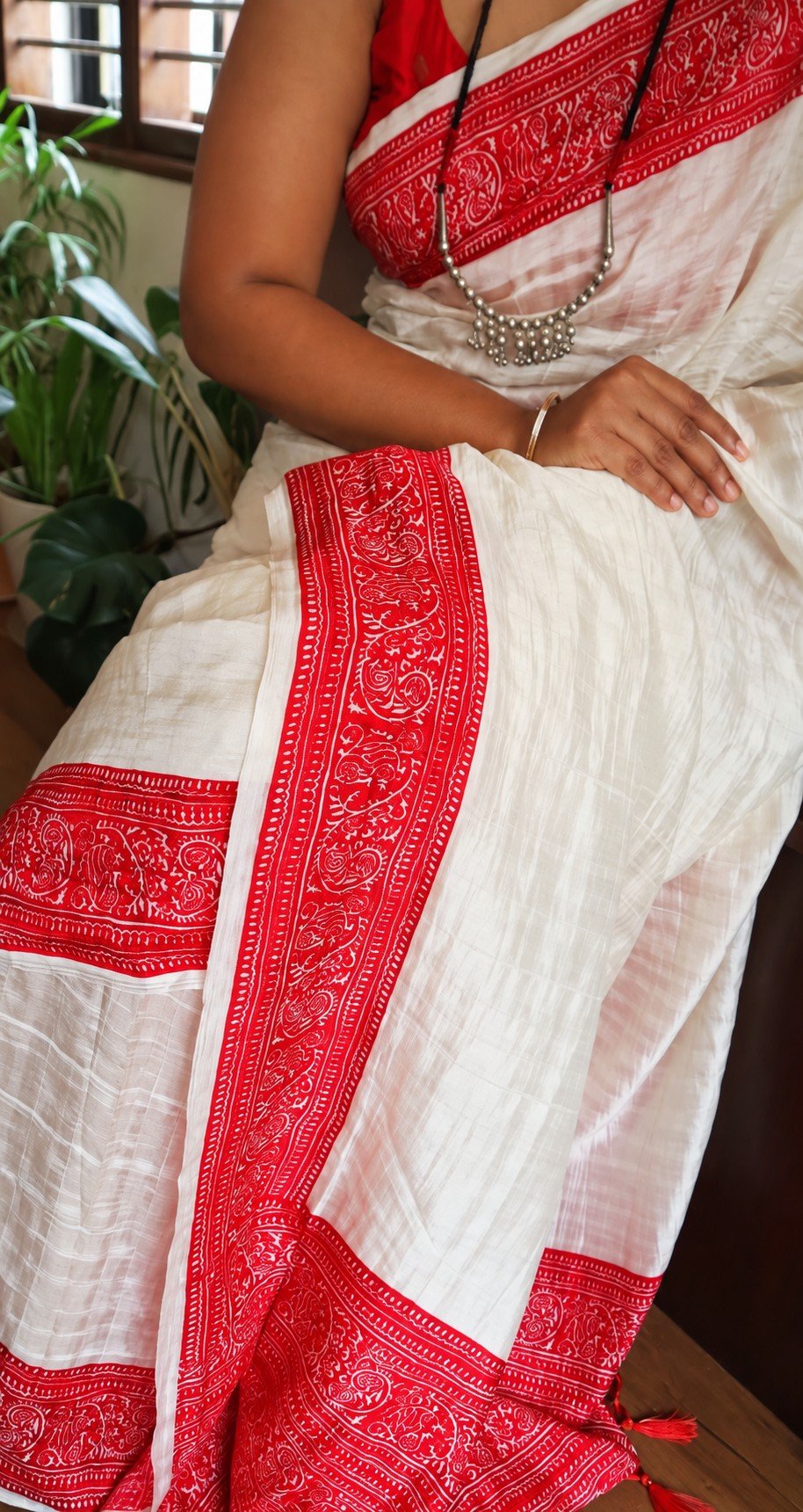 Pure Tussar Silk Kalamkari Block Print Saree 9 Ivory Pure Tussar Silk Kalamkari saree red border seated detail